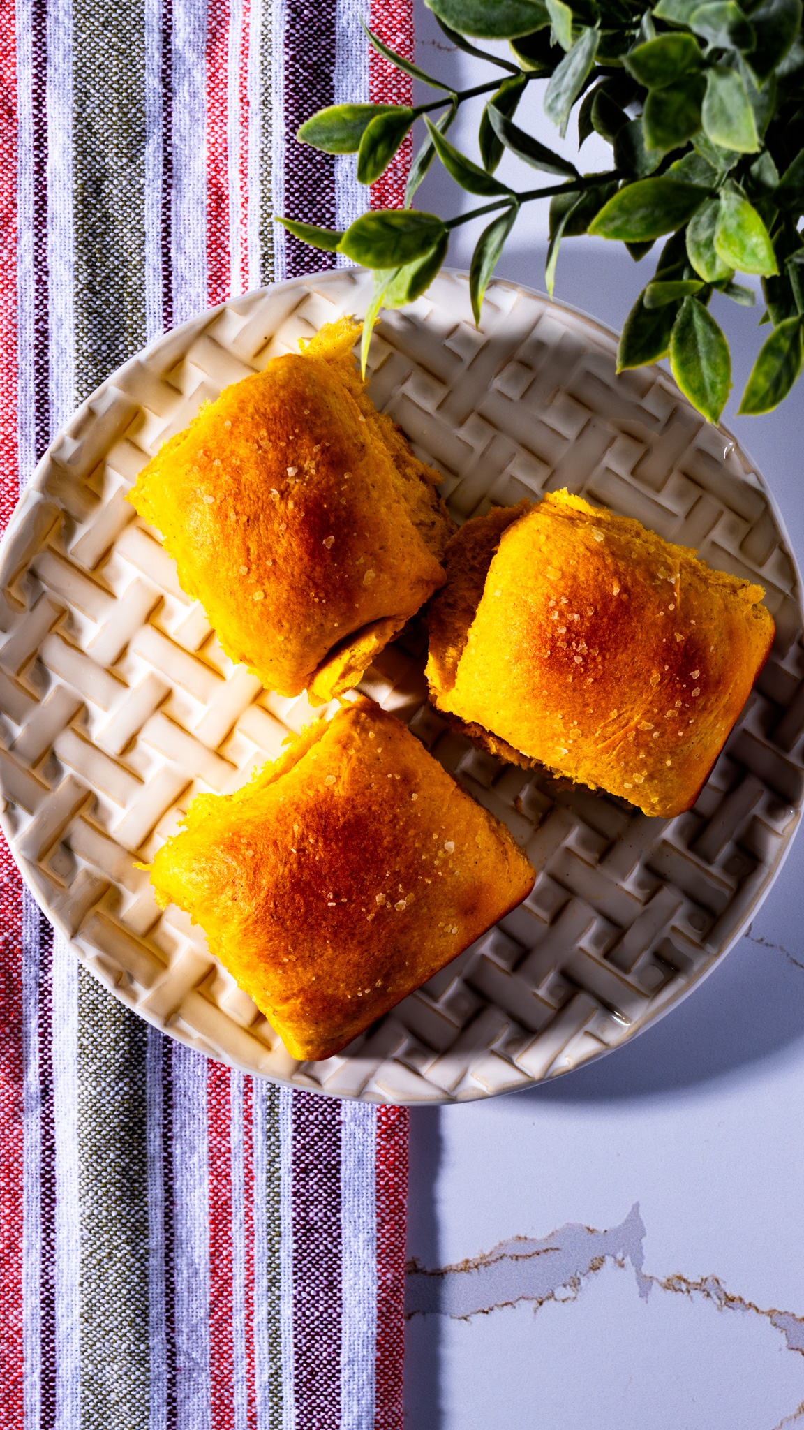 Super Fluffy Pumpkin Dinner Rolls
